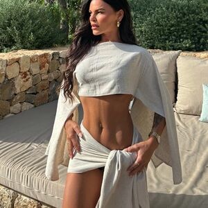 🎉Beach party look with this Sarong Set perfect as resort wear over your bikini.